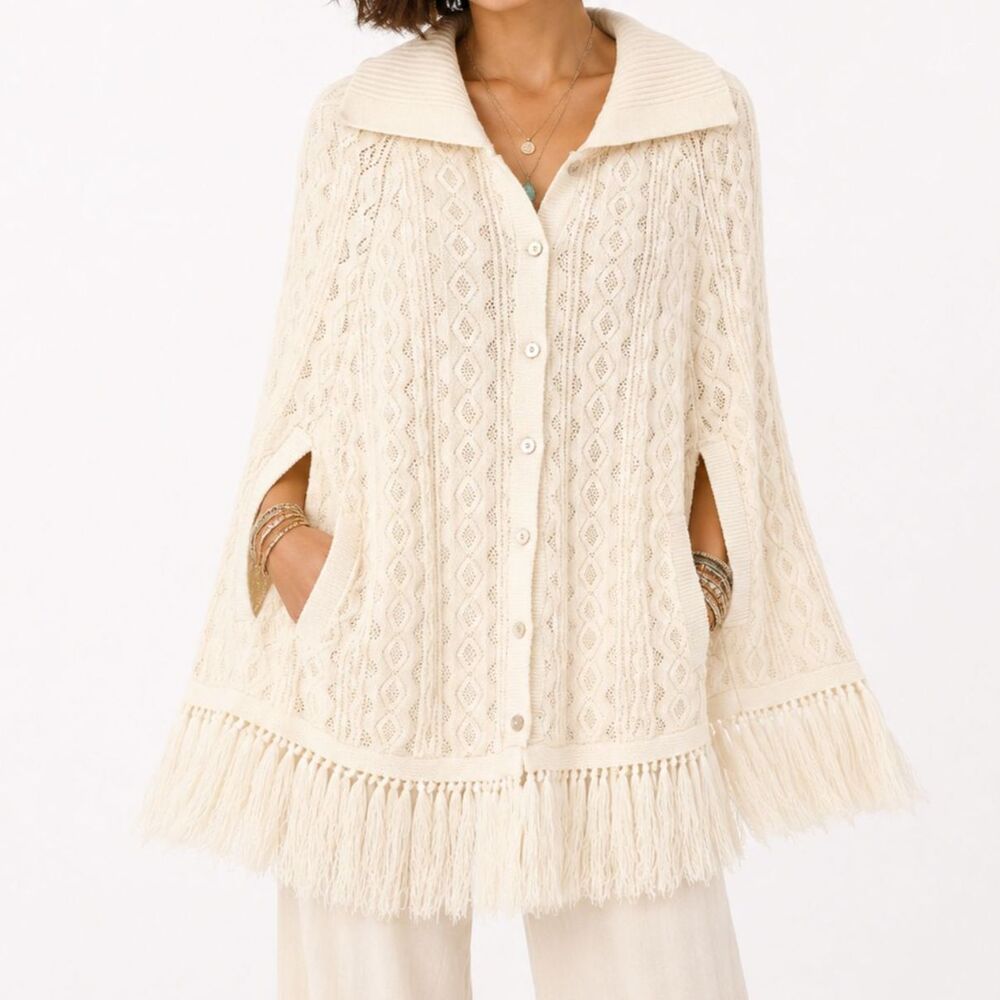 Vintage 70s White Knit Cape with Fringe - OS